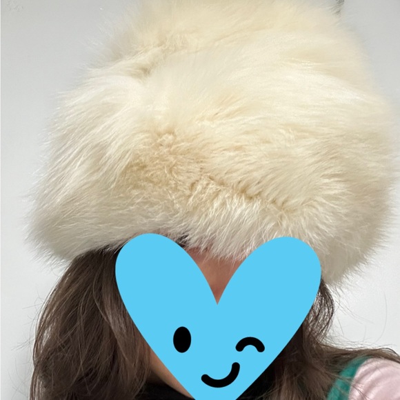 White Fox Russian Winter Fur Hat - Picture 3 of 3